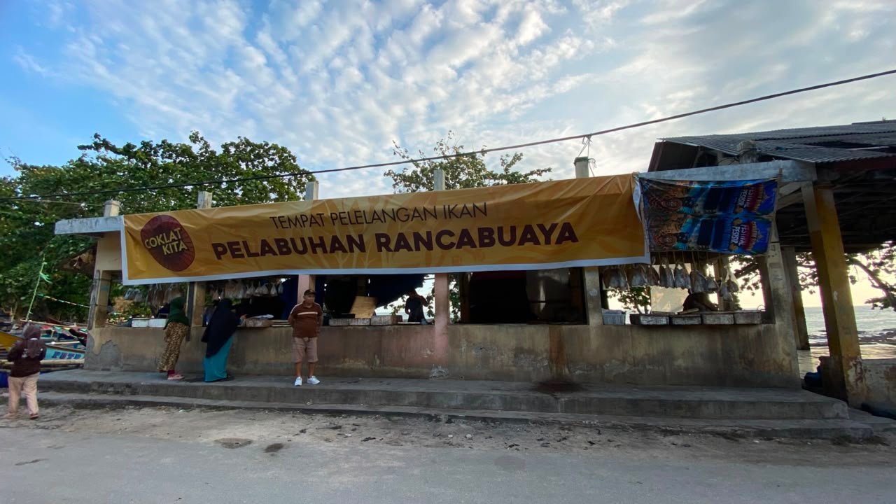 Tempat Pelelangan Ikan Pelabuhan Rancabuaya